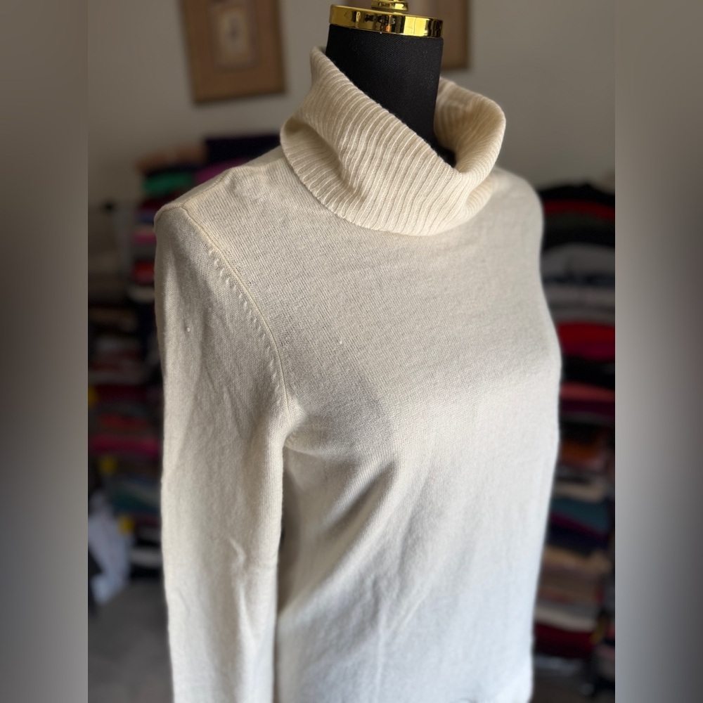 100% Cashmere  Cream Turtleneck Sweater by Caslon, L